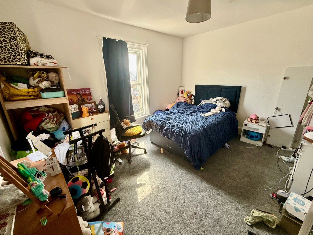 Lot: 69 - ATTRACTIVE PAIR OF SEMI-DETACHED HOUSES - 1 Mays Road - Bedroom two